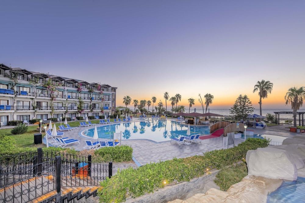 Labada Beach Hotel Çamyuva 外观 照片
