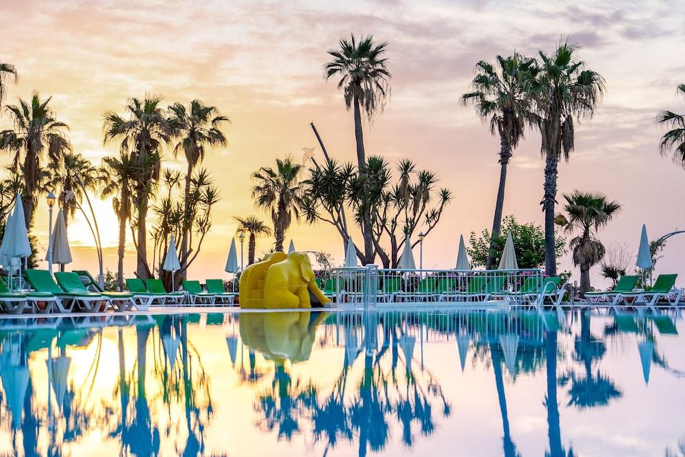 Labada Beach Hotel Çamyuva 外观 照片