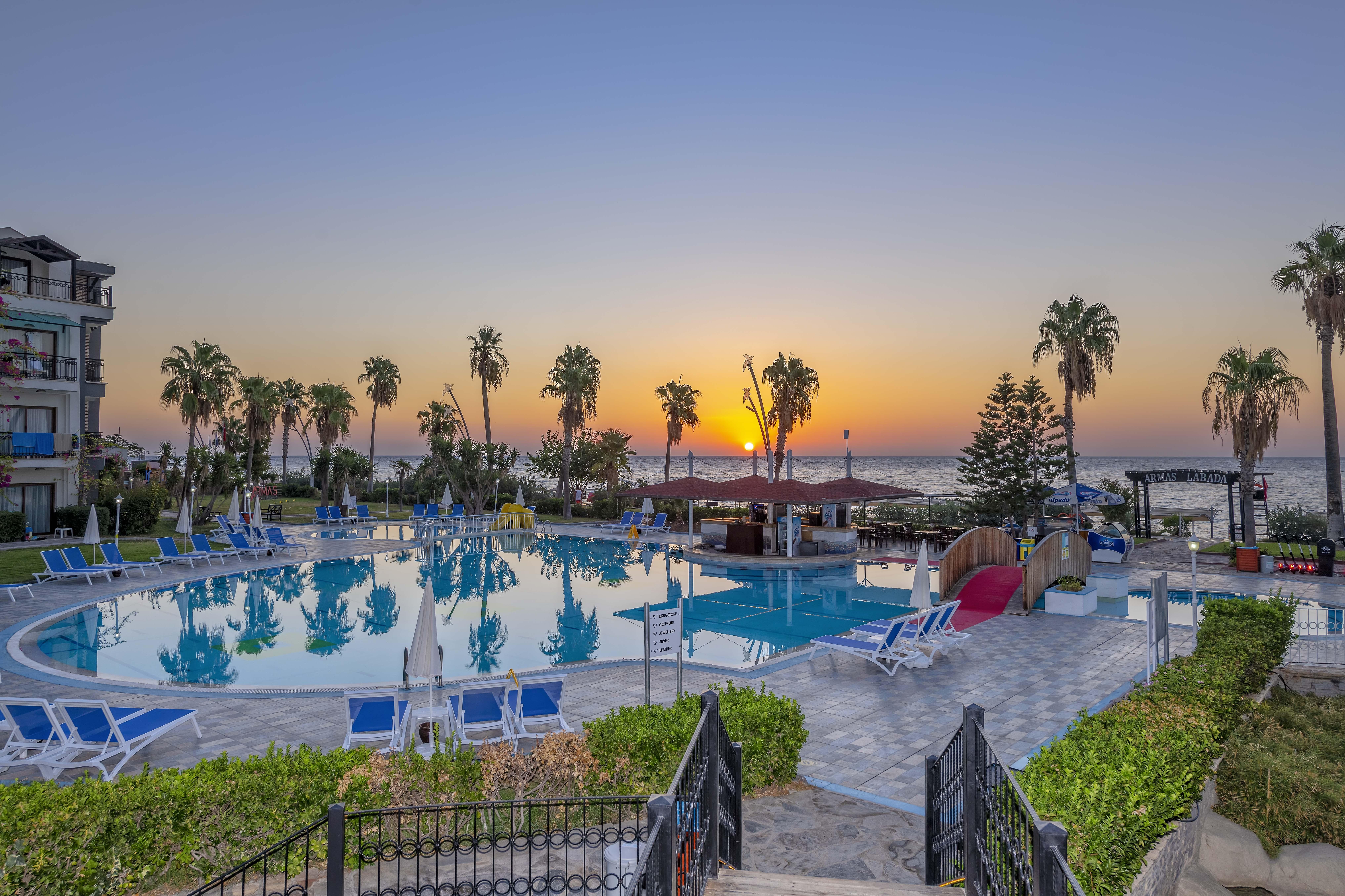 Labada Beach Hotel Çamyuva 外观 照片